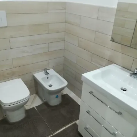 La Perla Di Gio Apartment *